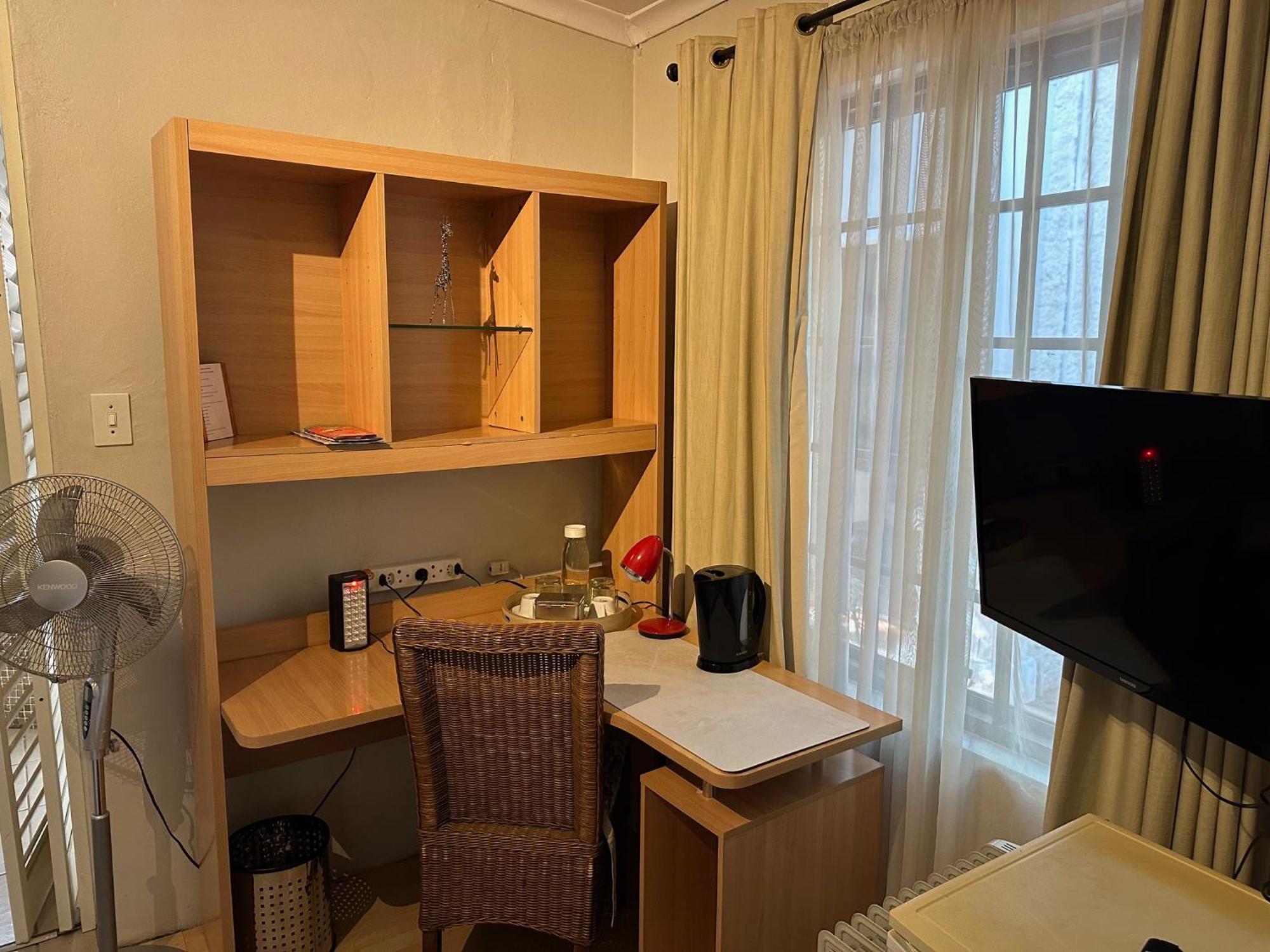 Melville Turret Guesthouse Йоганнесбурґ Екстер'єр фото